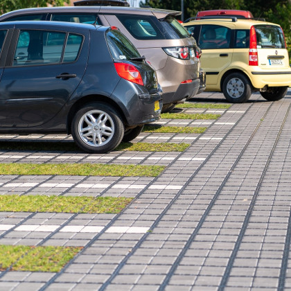 Pavé béton BLOXX 14x14 cm pour parking perméable