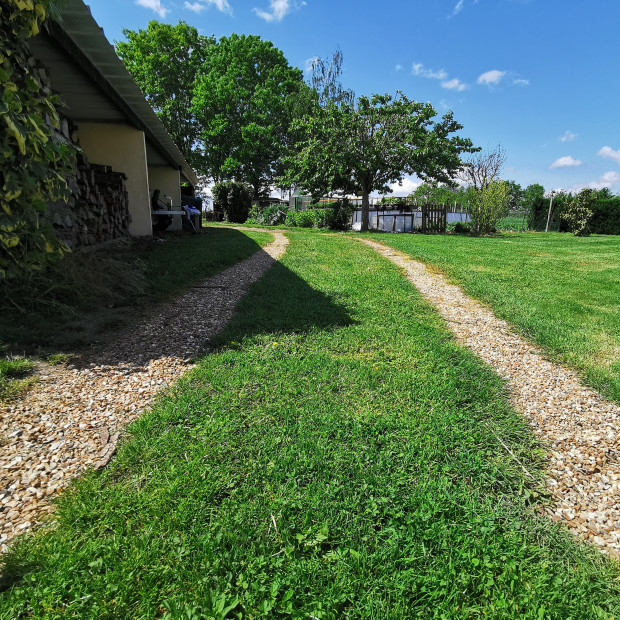 Allée de jardin stabilisée