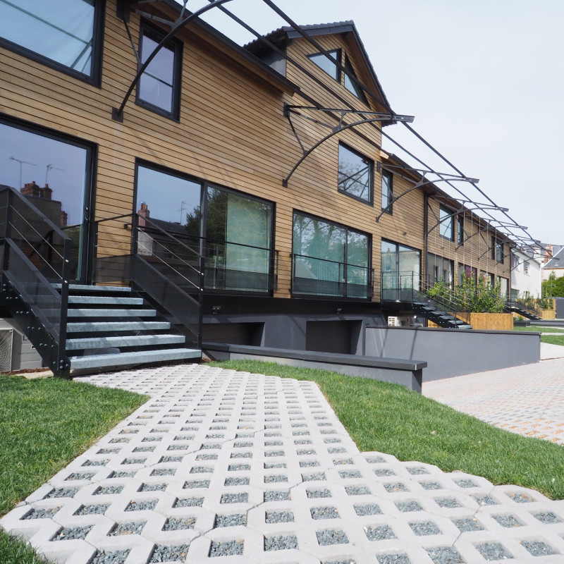 Allées de maisons stabilisées